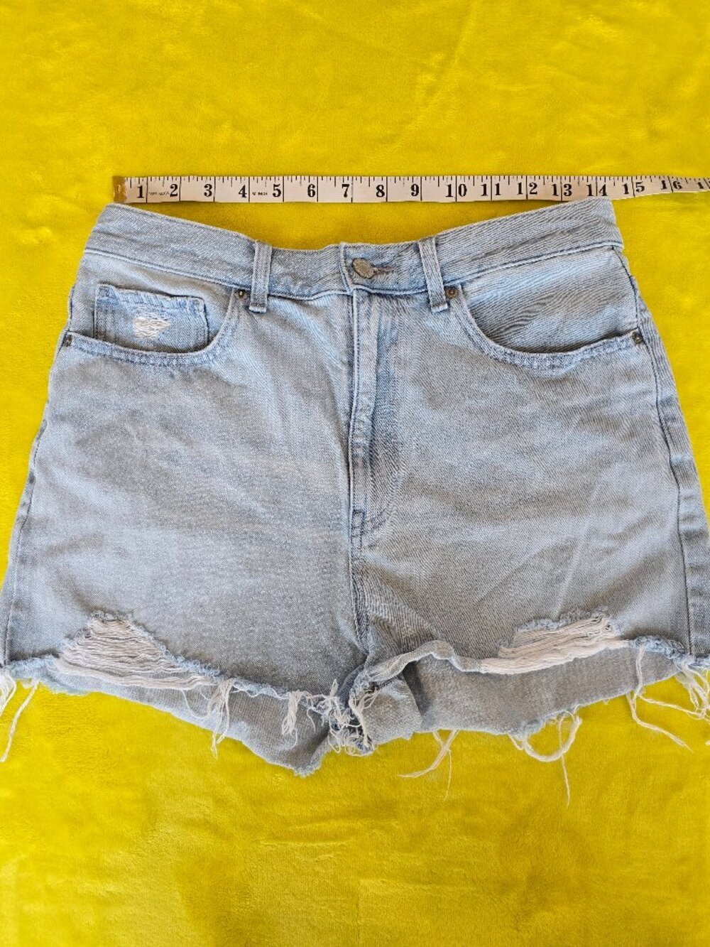 UNIQLO denim shorts light blue wash waist 29